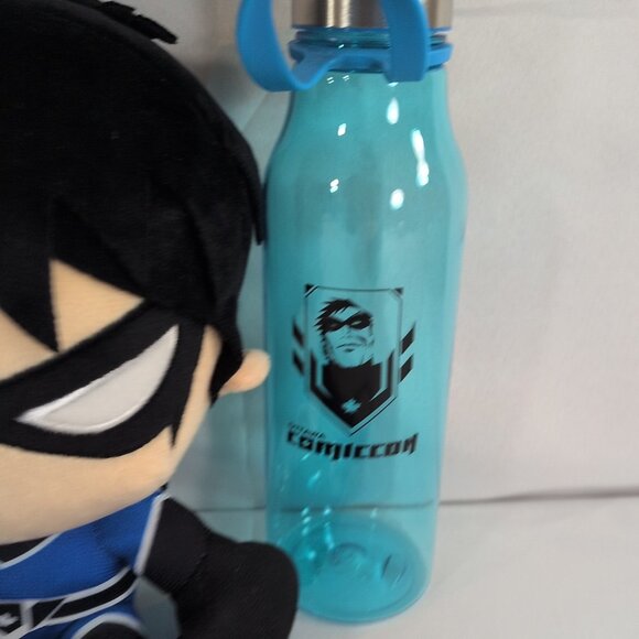 Comic Con Souvenir 3 Lot Ottawa Canada Blue Plush Superhero Water Bottle Lanyard - Picture 3 of 16